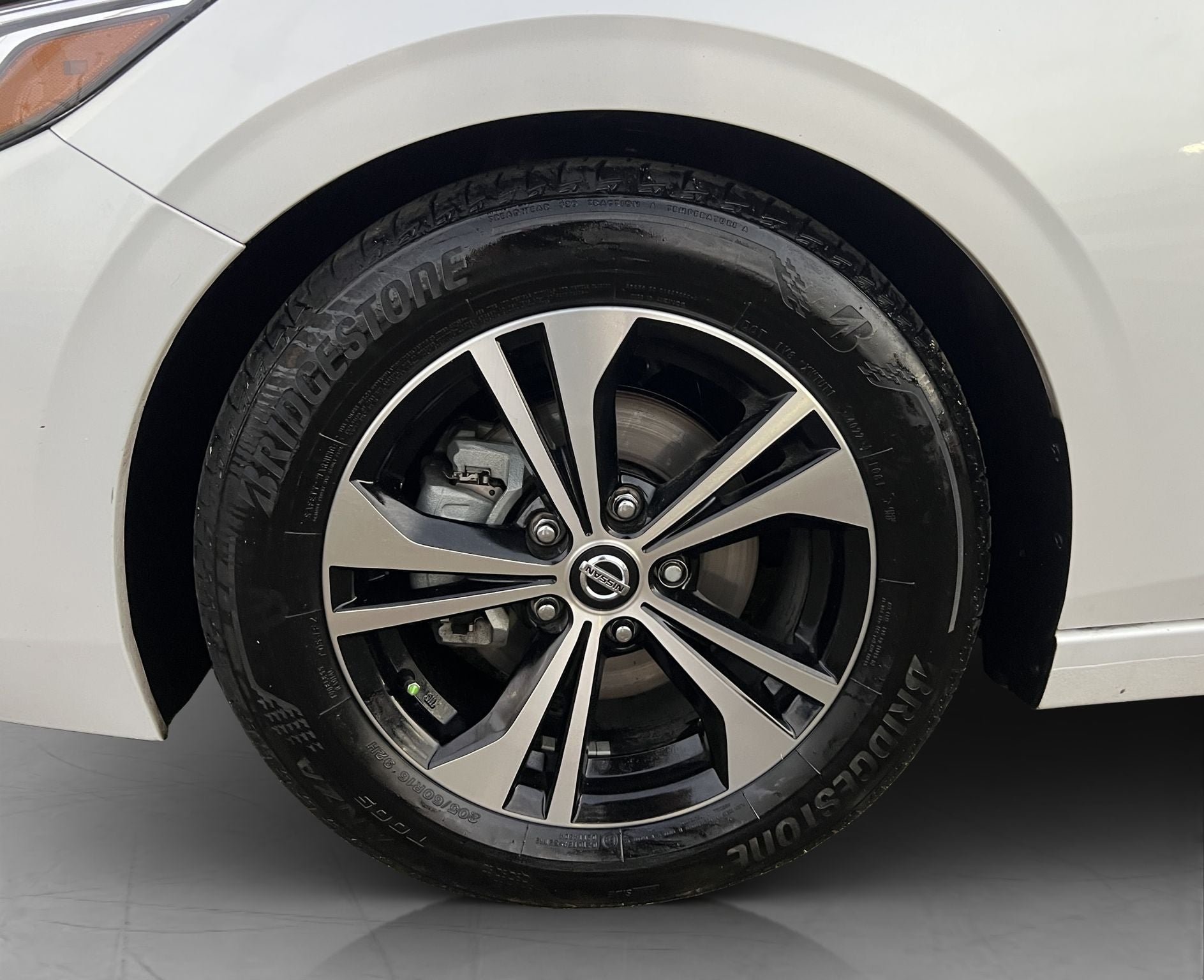 2023 Nissan SENTRA 4 PTS ADVANCE TA AAC F NIEBLA RA-16