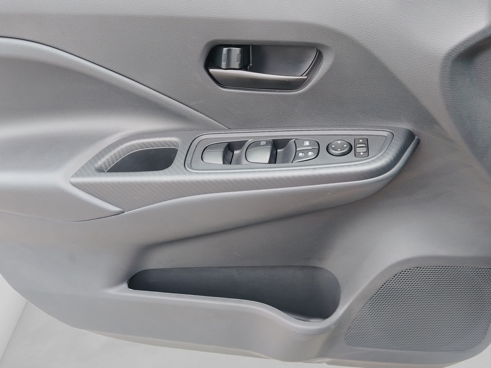 2026 Nissan V-DRIVE V-DRIVE TM AC AUDIO