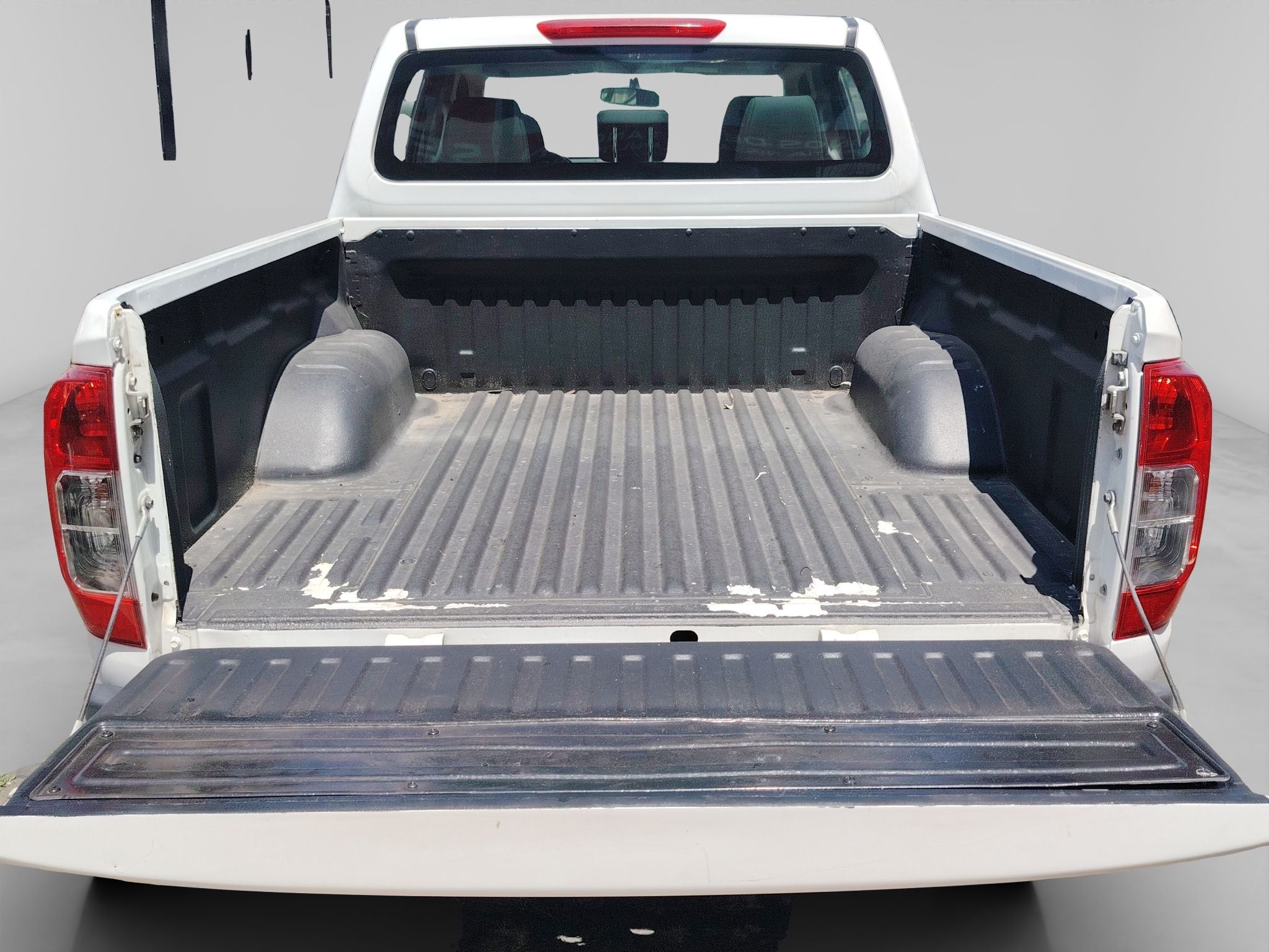 2020 Nissan NP300 4 PTS PICK-UP DOBLE CABINA SE TM6 AAC CD VE