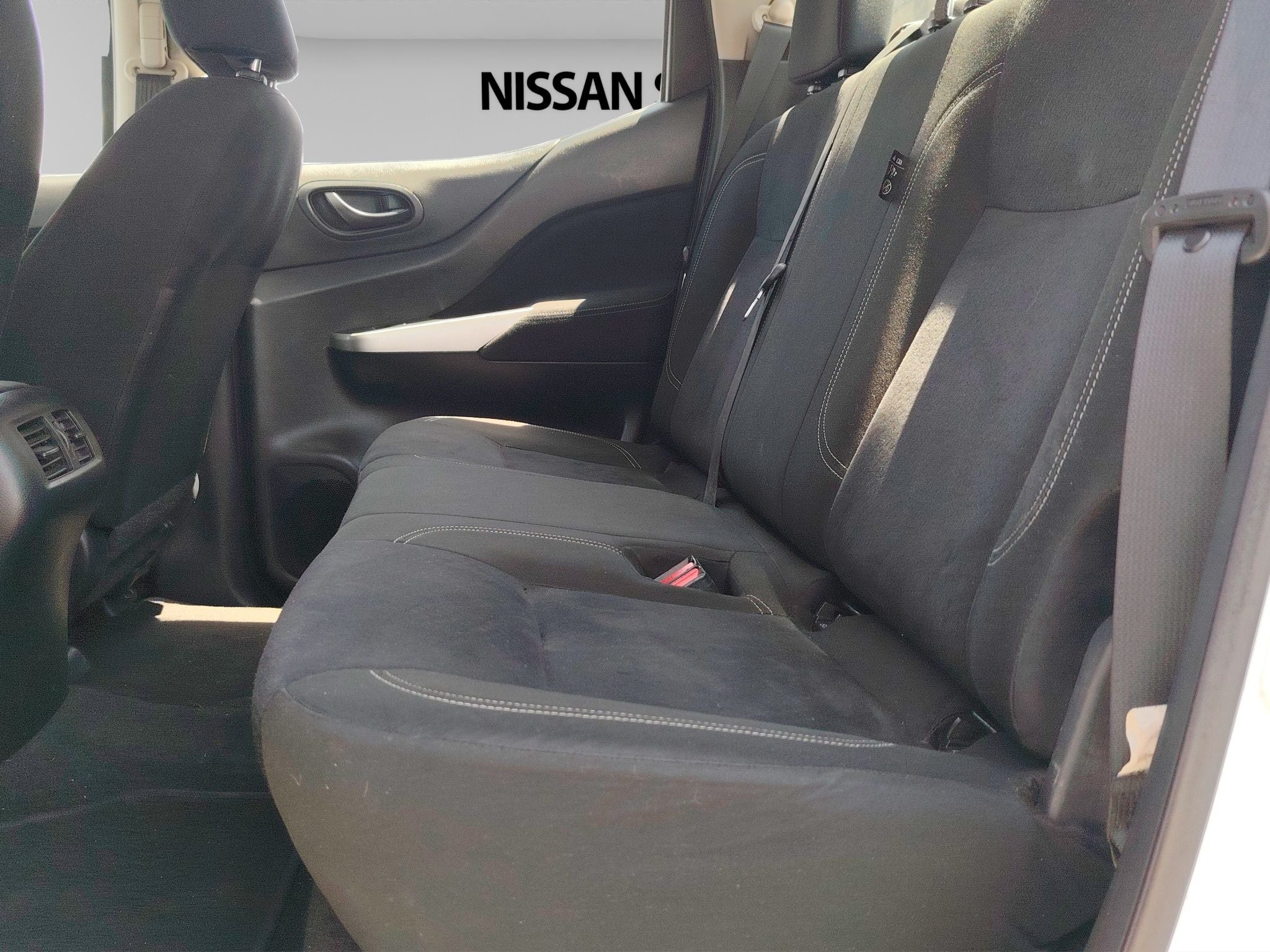 2020 Nissan NP300 4 PTS PICK-UP DOBLE CABINA SE TM6 AAC CD VE