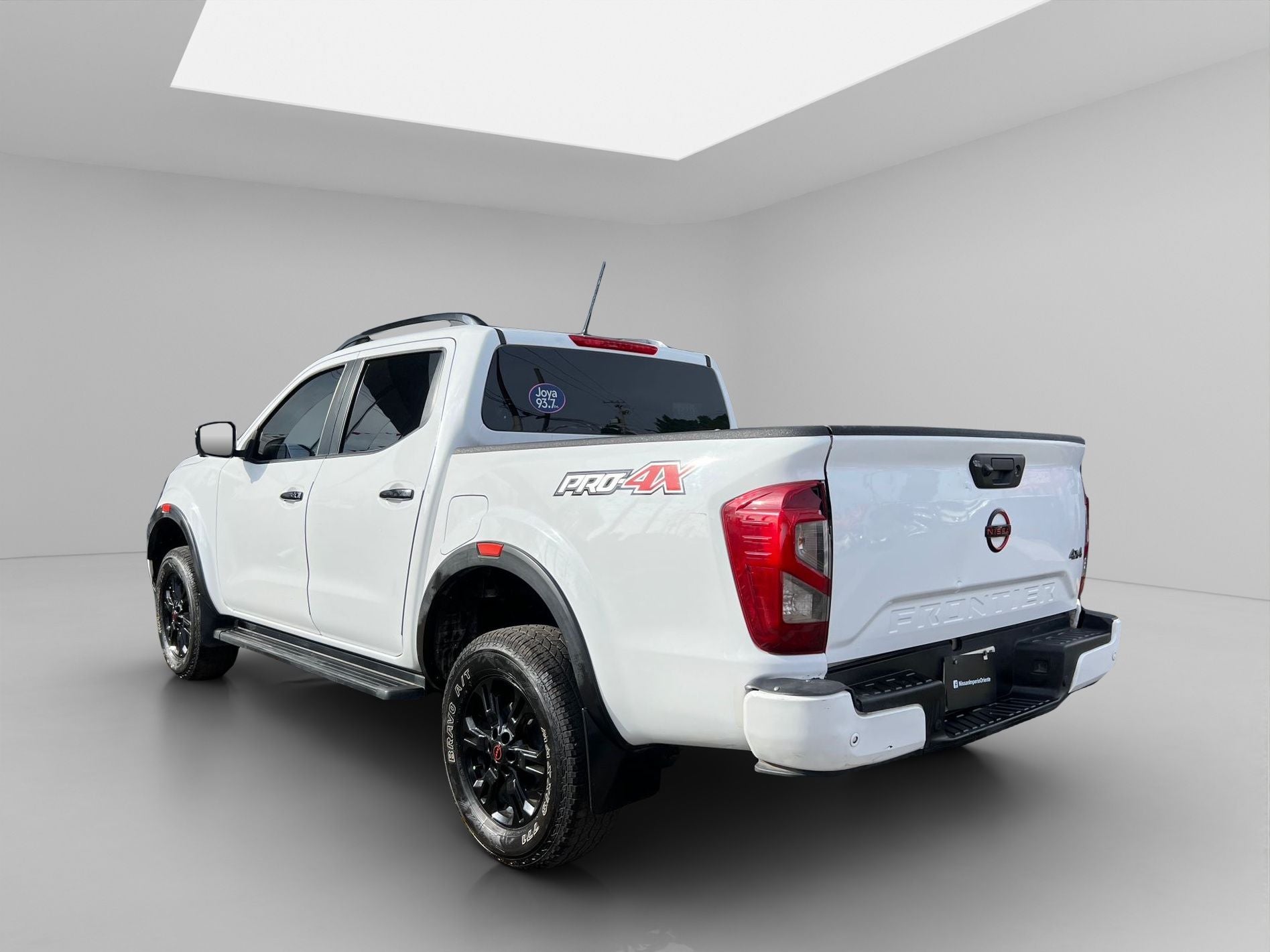 2023 Nissan FRONTIER 4P PRO-4X L42.5 AUT 4X4