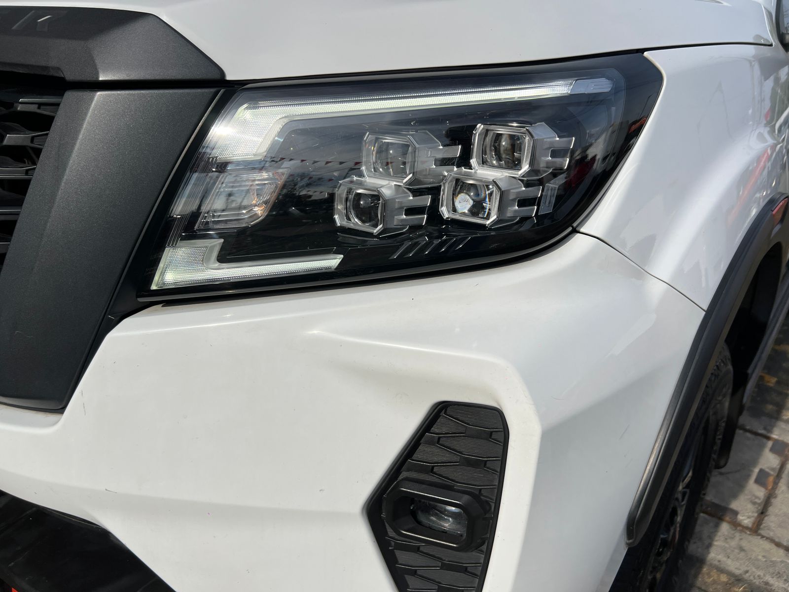 2023 Nissan FRONTIER 4P PRO-4X L42.5 AUT 4X4