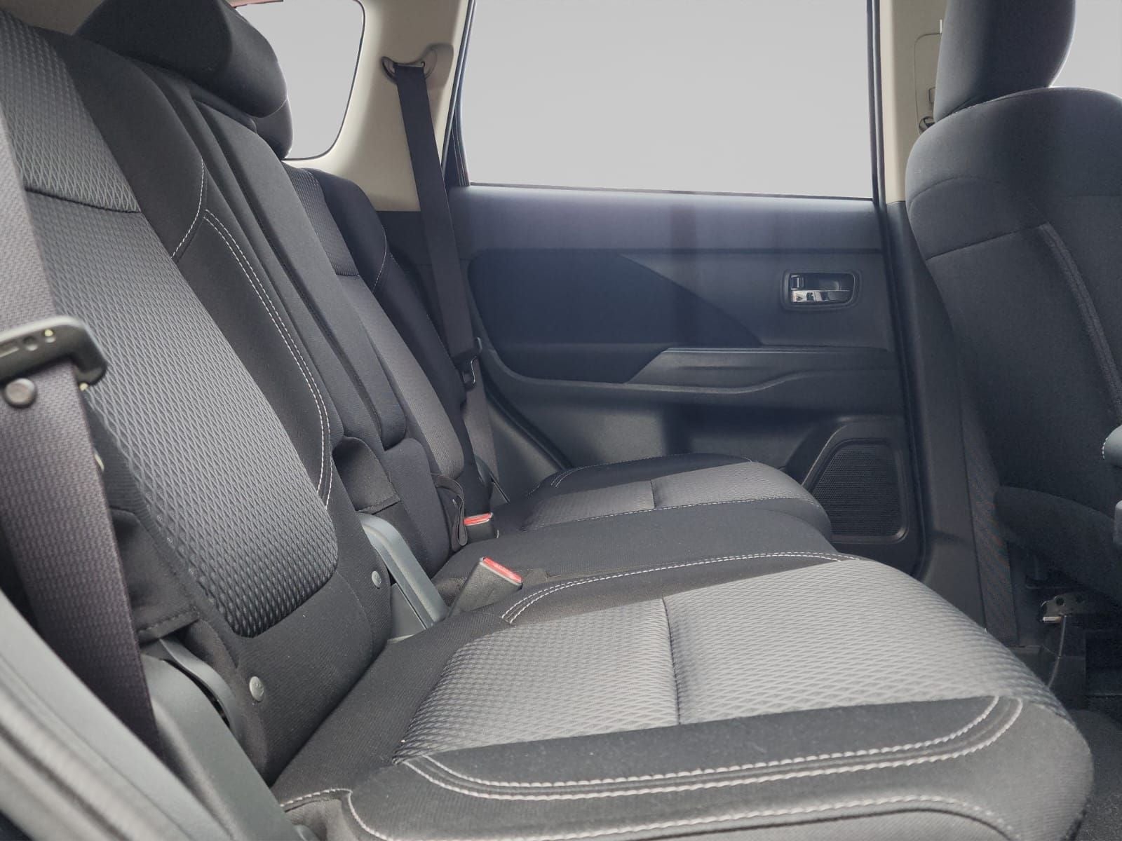 2022 Mitsubishi OUTLANDER 5 PTS SE 24L CVT 5 PAS RA-18