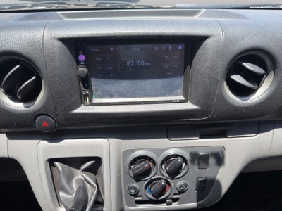 2022 Nissan URVAN 4 PTS AMPLIA TM5 AAC DESEM TRAS 15 PAS