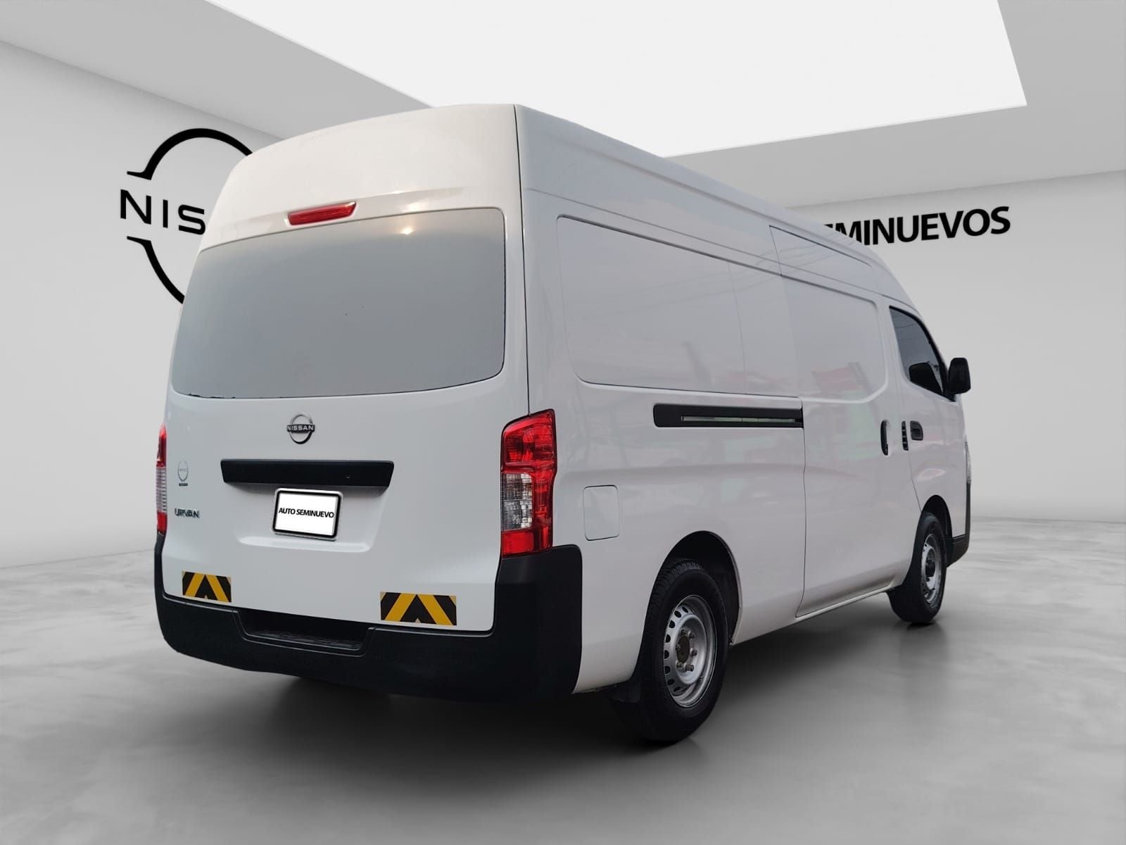 2023 Nissan URVAN 4 PTS AMPLIA TM5 AAC