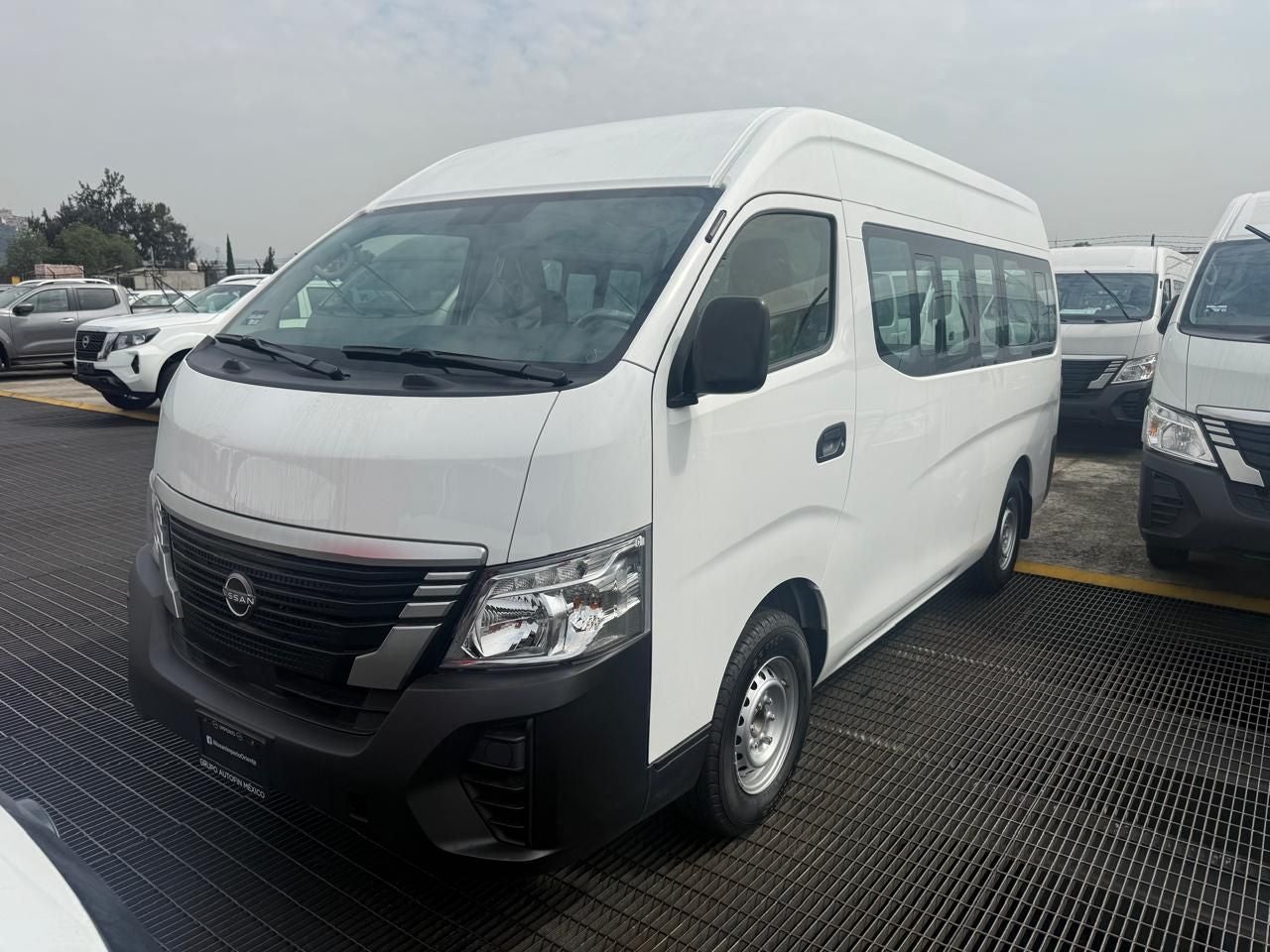 2025 Nissan URVAN 14 PAS