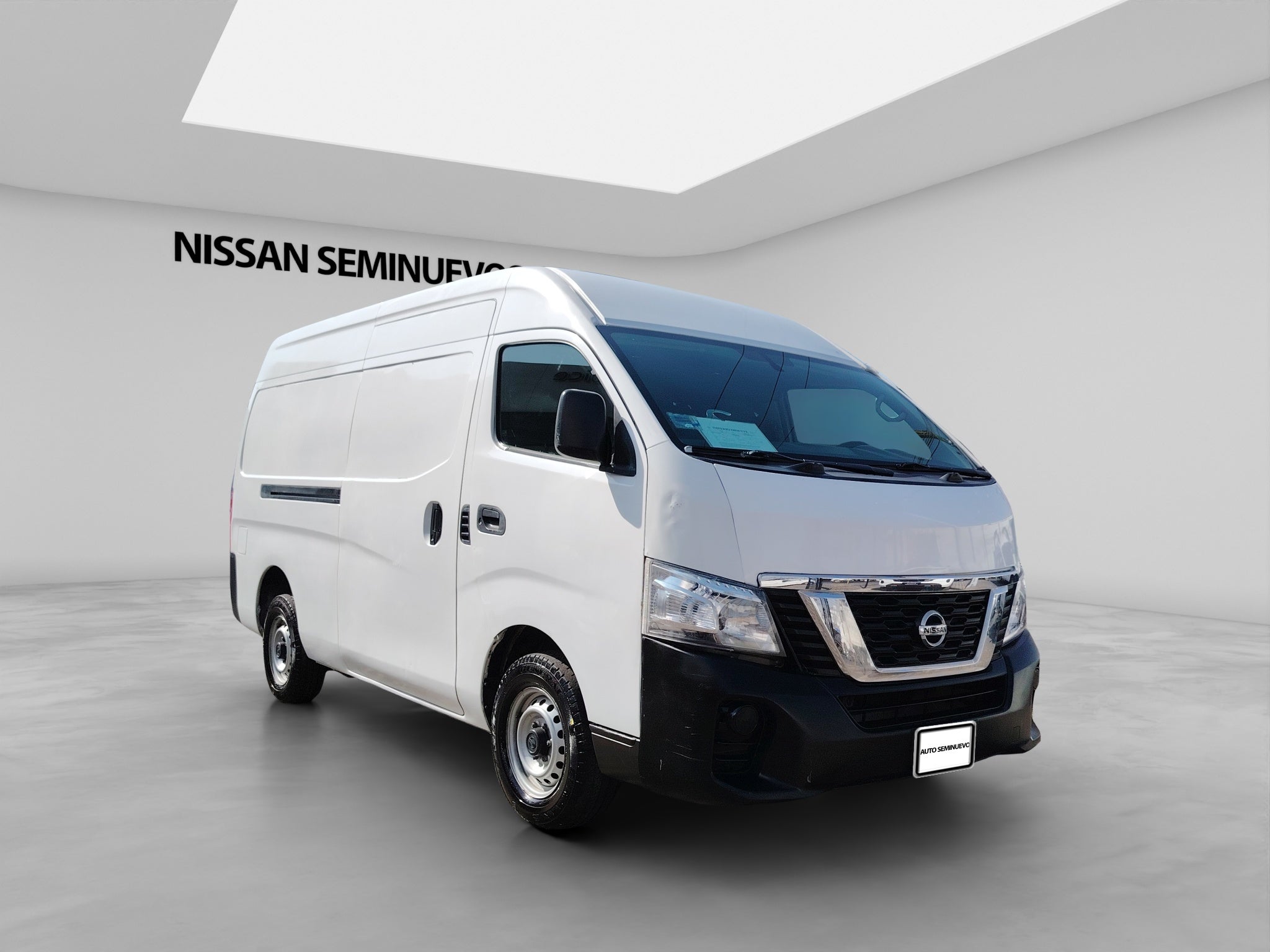 2021 Nissan URVAN 4 PTS AMPLIA VENTANAS TM5