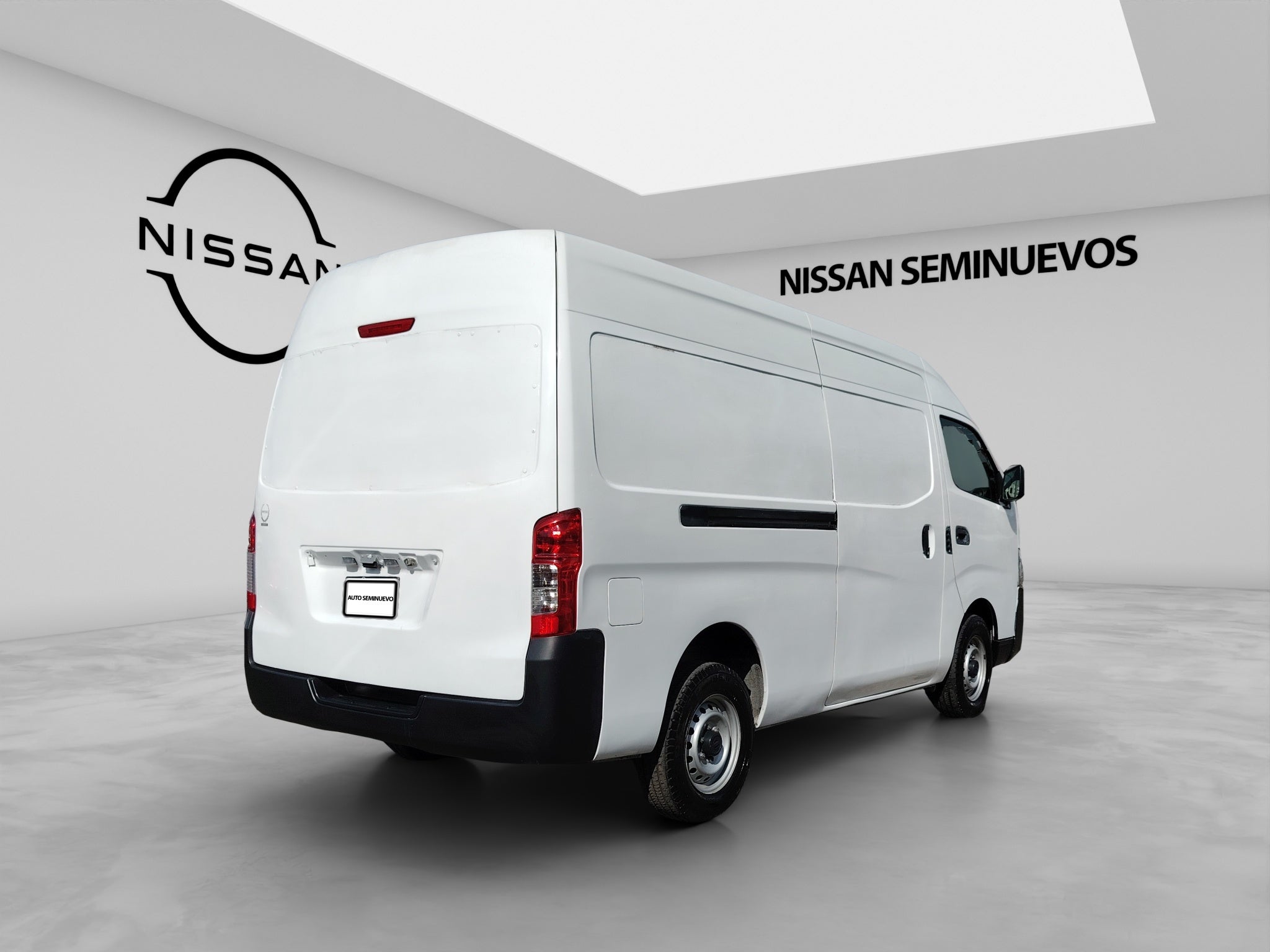 2021 Nissan URVAN 4 PTS AMPLIA VENTANAS TM5