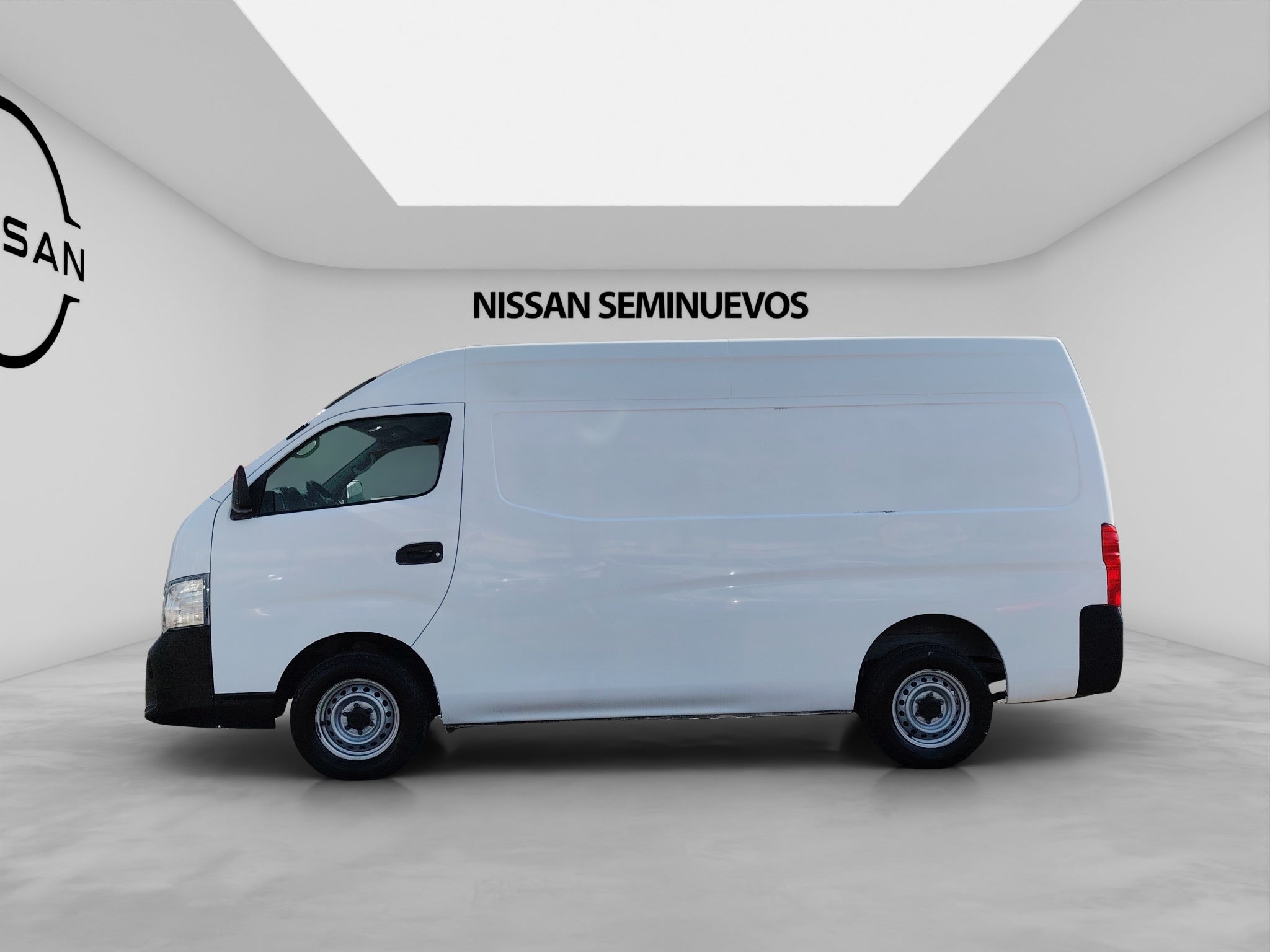 2021 Nissan URVAN 4 PTS AMPLIA VENTANAS TM5