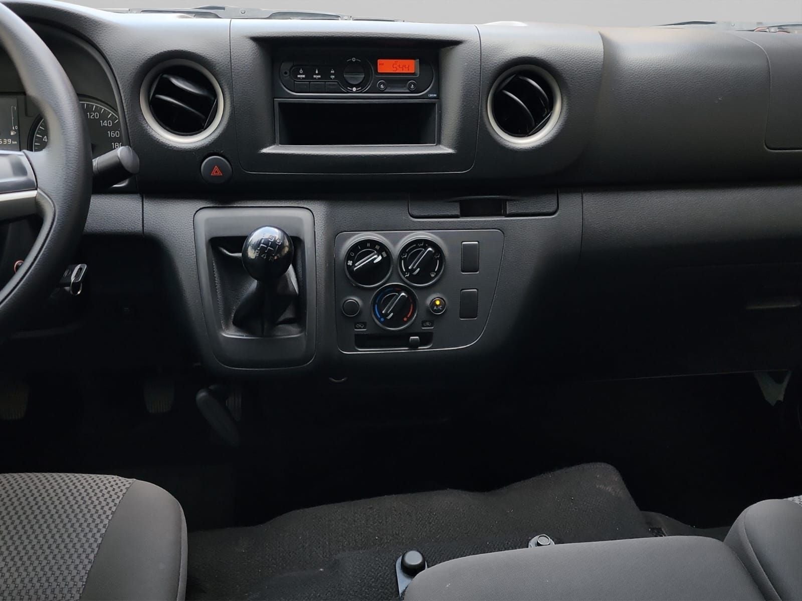 2024 Nissan URVAN 4P AMPLIA L42.5 MAN