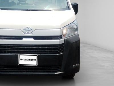 2023 Toyota HIACE 4 PTS DX SUPERLARGA TM5 CVENTANAS