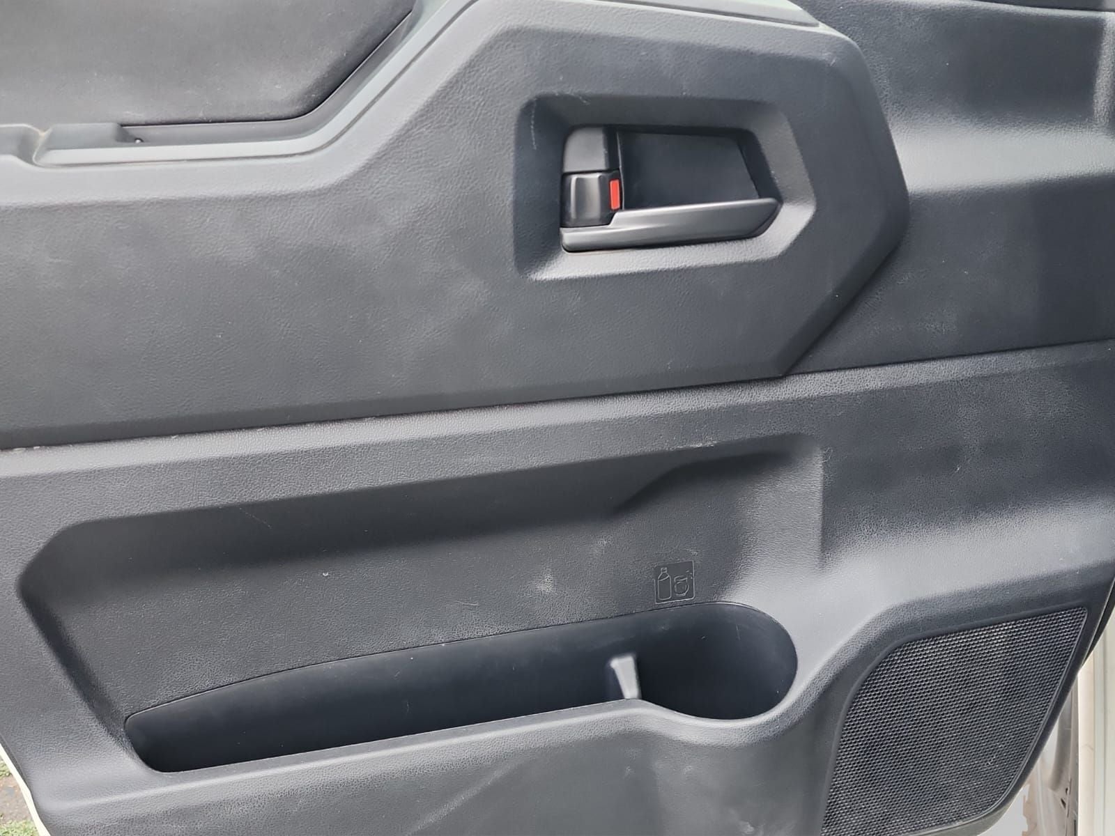 2023 Toyota HIACE 4 PTS DX SUPERLARGA TM5 CVENTANAS