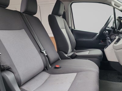 2023 Toyota HIACE 4 PTS DX SUPERLARGA TM5 CVENTANAS