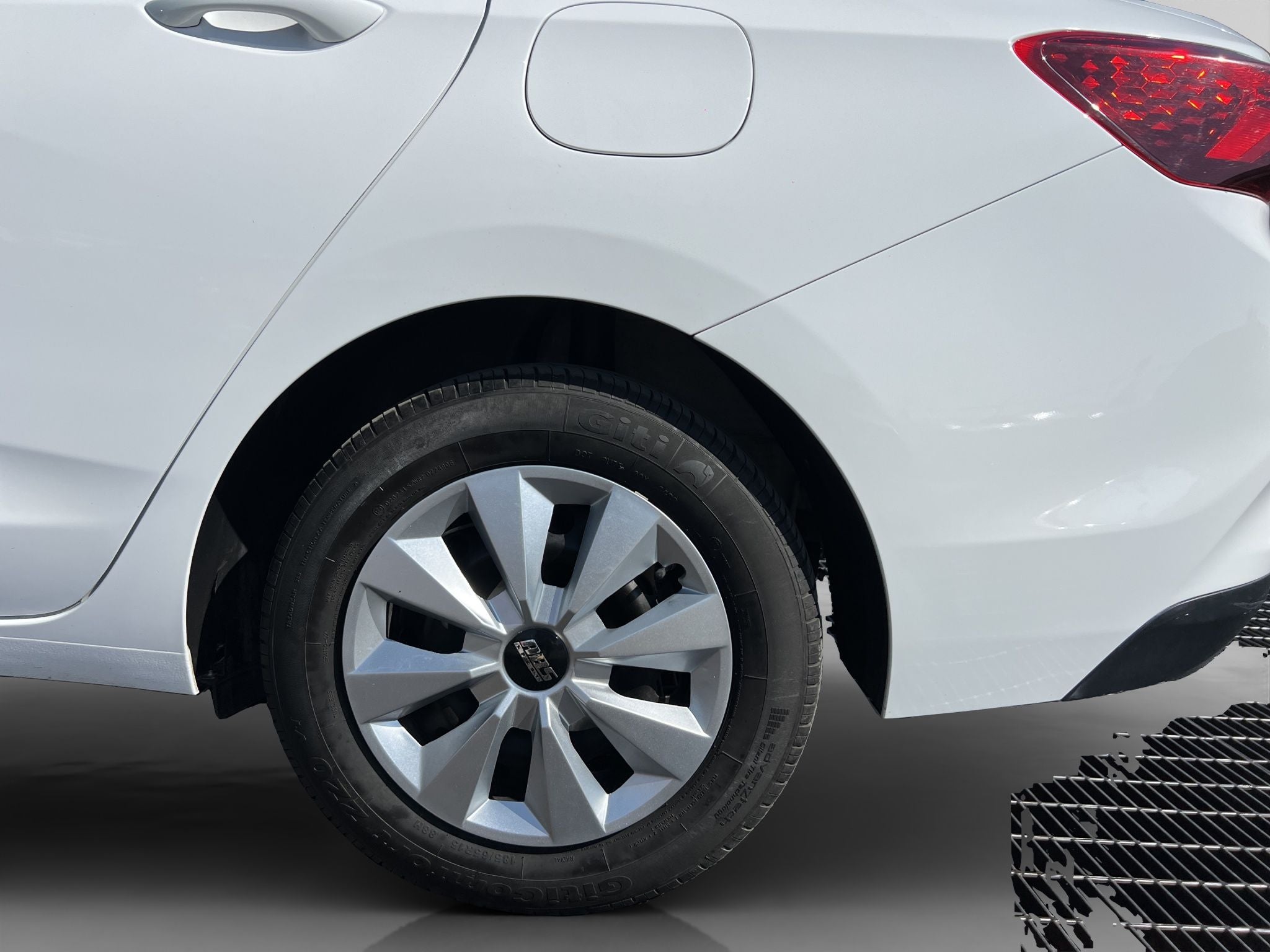 2023 Chevrolet ONIX A 4 PTS LS 13L TM5 AAC BA R-15