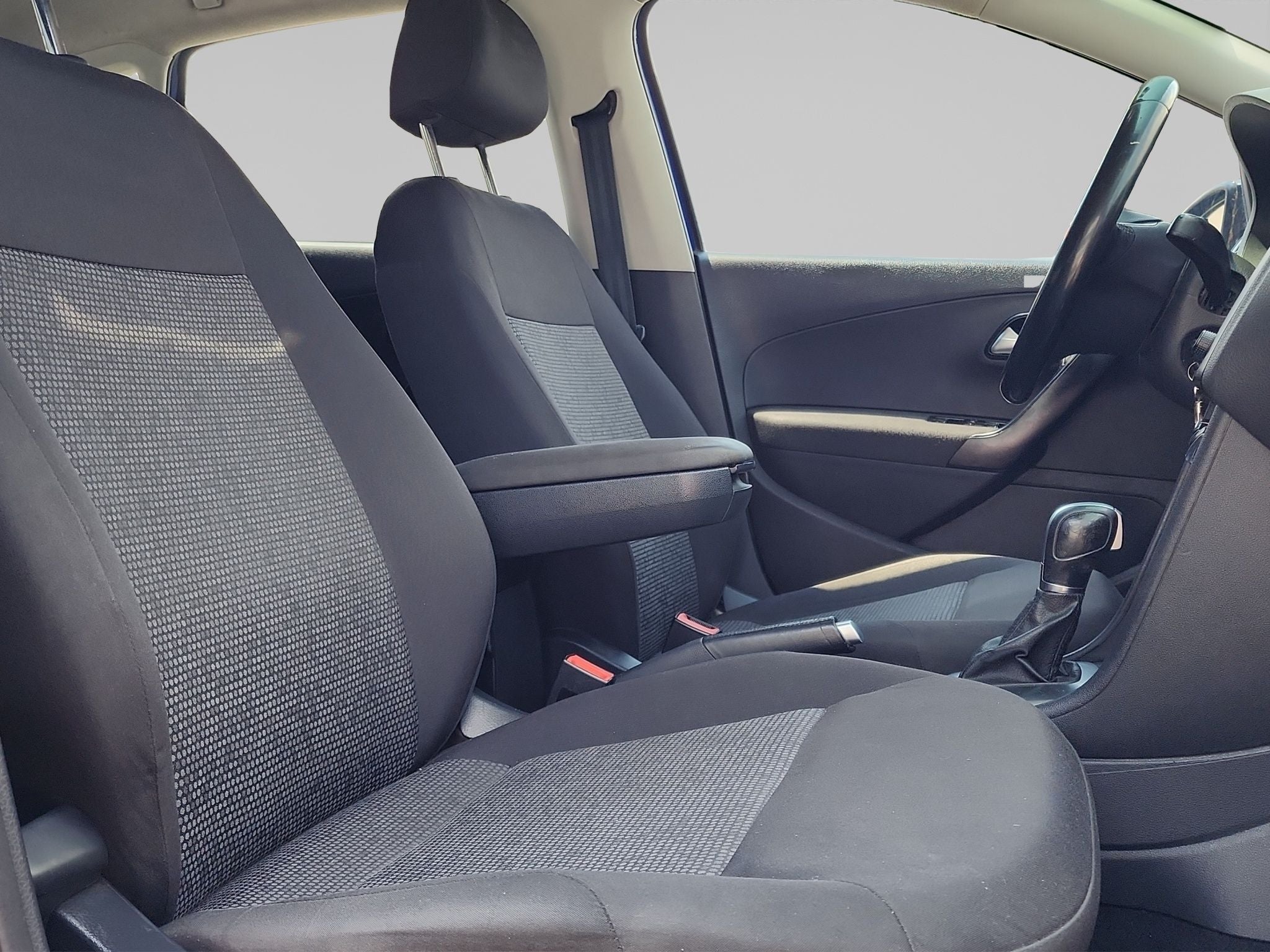 2021 Volkswagen POLO 5 PTS HB COMFORTILNE PLUS 16L VE F NIEBLA RA-15TIPTRONIC