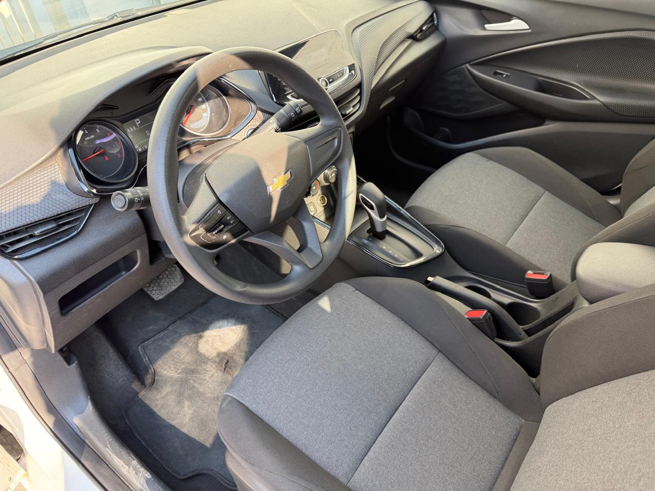 2023 Chevrolet ONIX B 4 PTS LS 10T TA AAC BA R-15