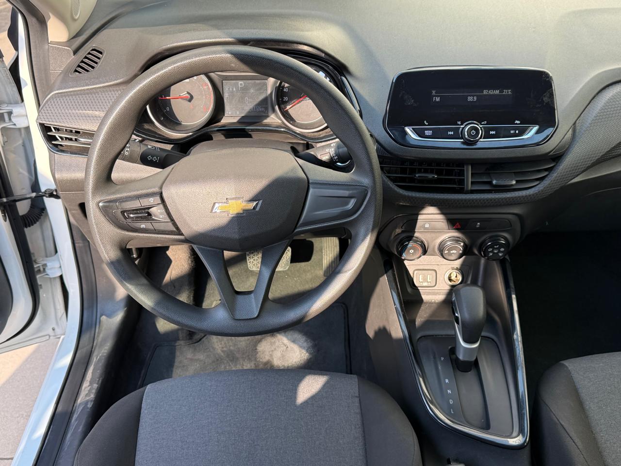 2023 Chevrolet ONIX B 4 PTS LS 10T TA AAC BA R-15