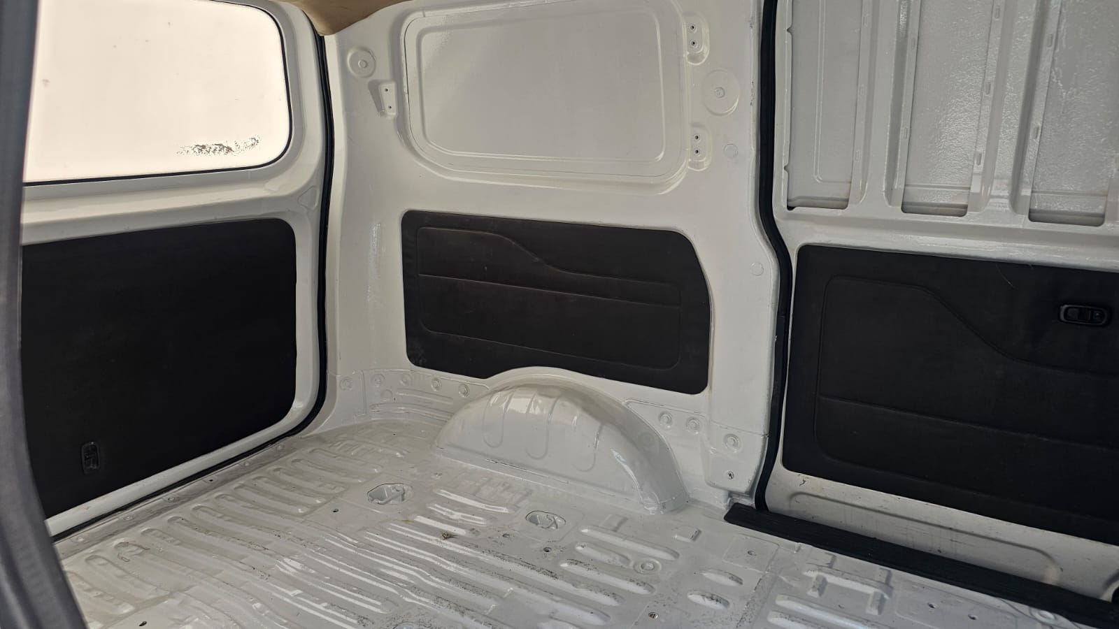 2023 Volkswagen CADDY 4 PTS CARGO VAN MAXI 16L 110 HP TM6 DA R-16