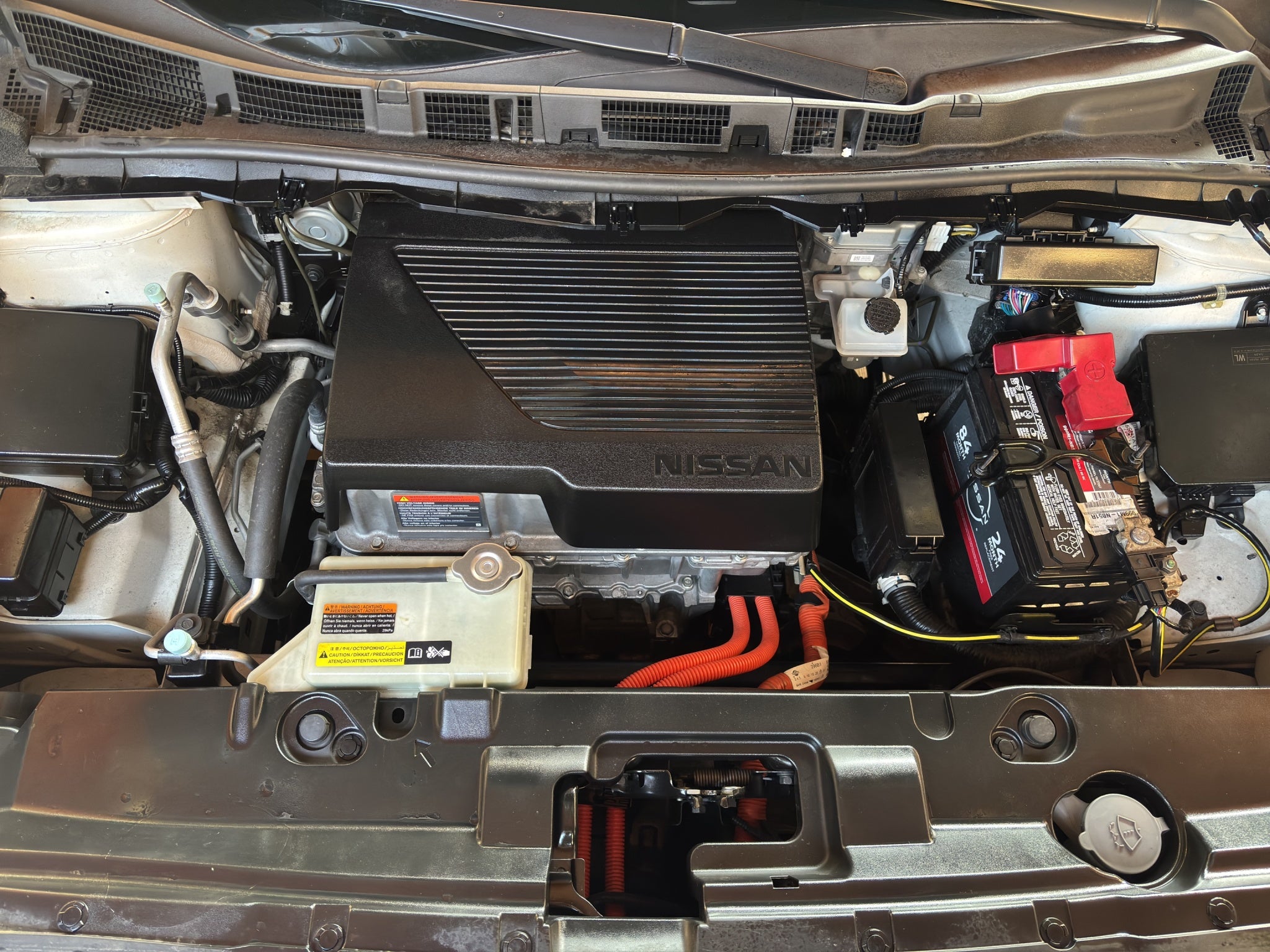 2021 Nissan LEAF 5 PTS HB ELEC SL 40 KW PIEL RA-17