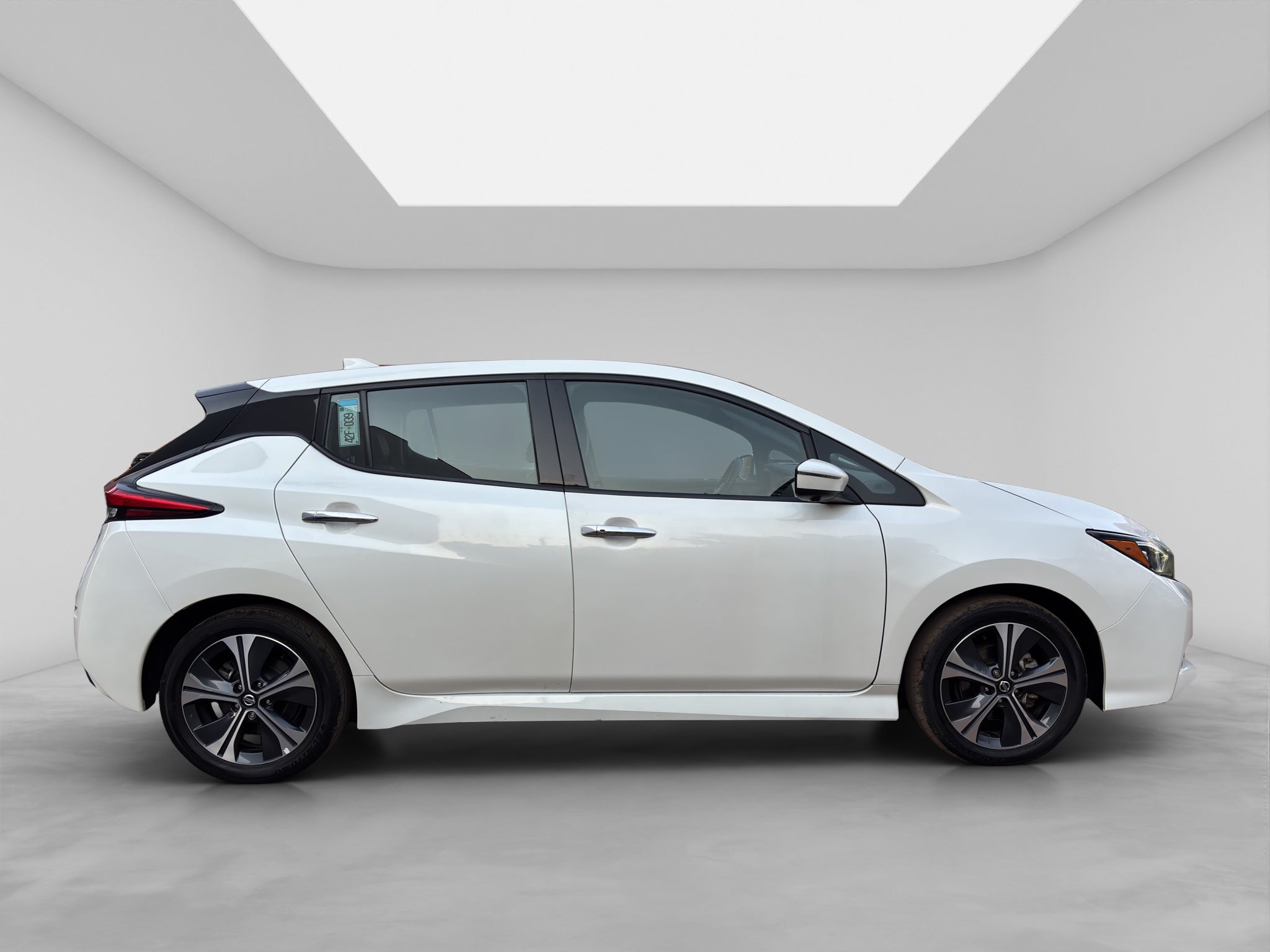 2021 Nissan LEAF 5 PTS HB ELEC SL 40 KW PIEL RA-17