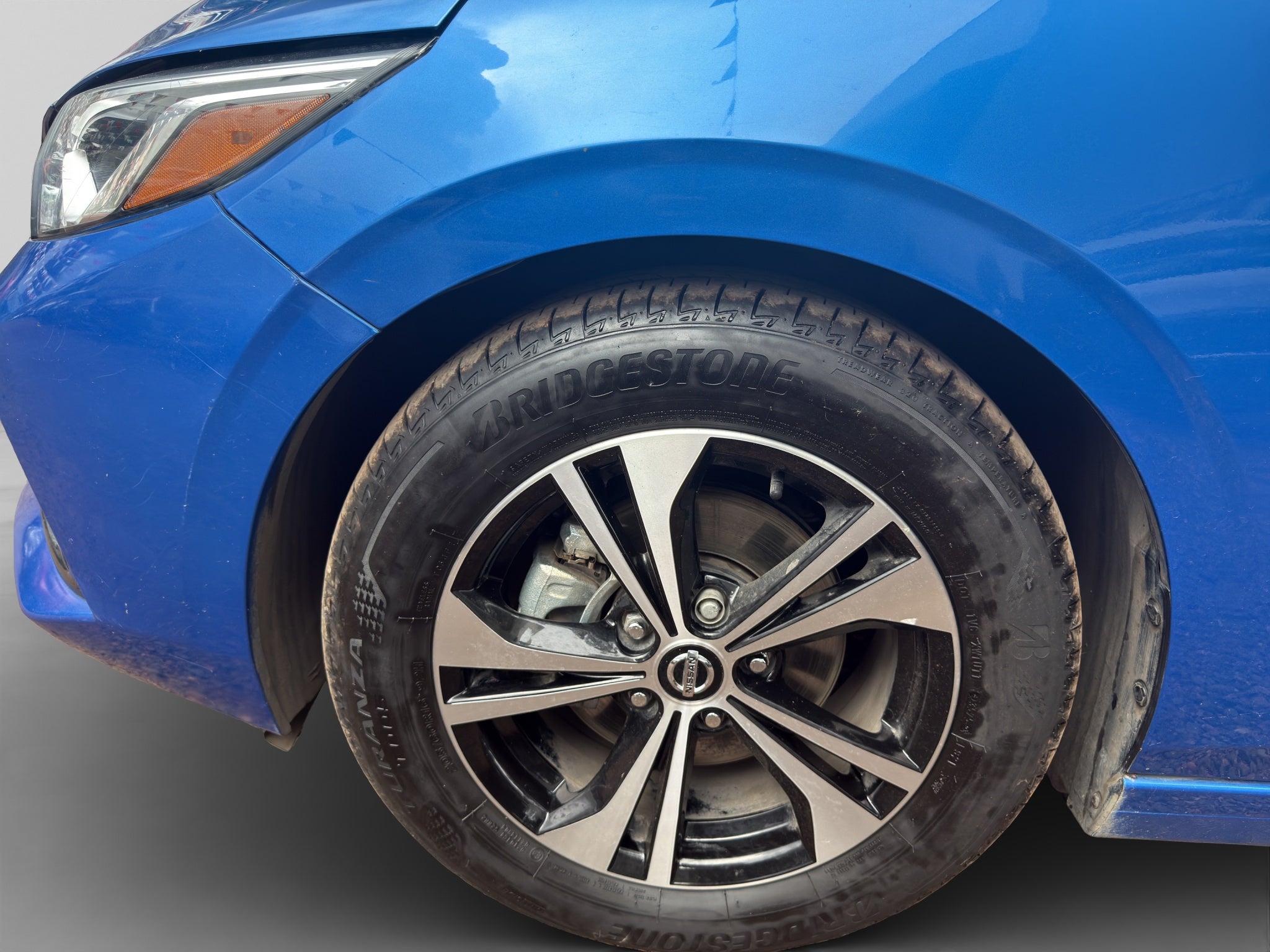 2023 Nissan SENTRA 4 PTS ADVANCE TA AAC F NIEBLA RA-16