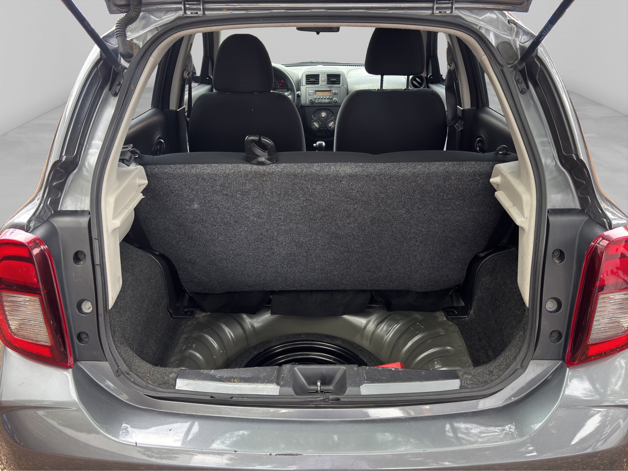 2023 Nissan MARCH 5 PTS HB SENSE TA AAC R-14