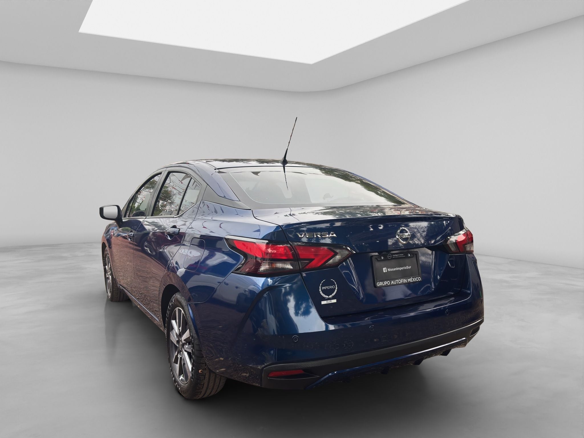 2021 Nissan VERSA 4 PTS ADVANCE AAC VE F NIEBLA RA-16CVT