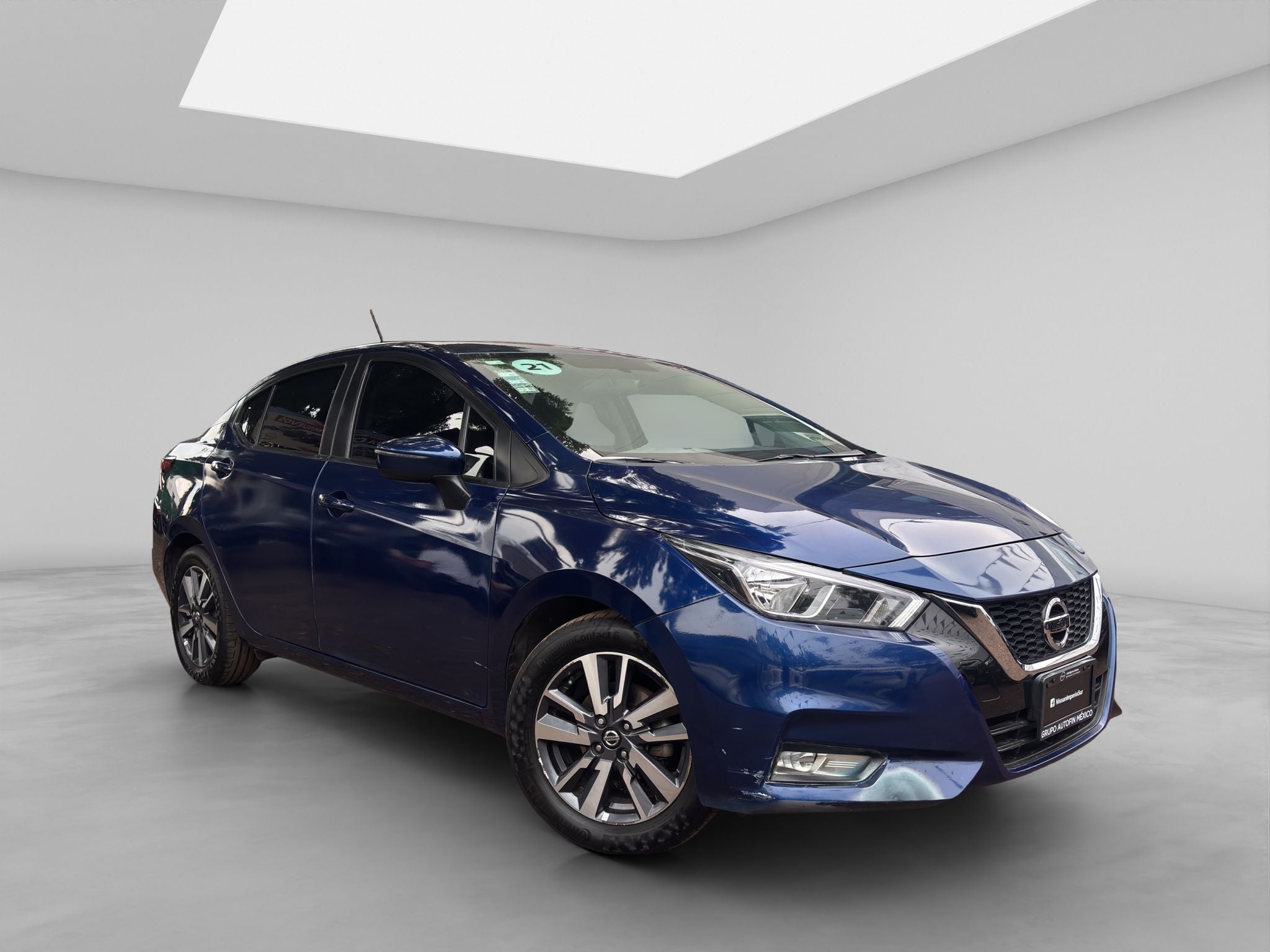 2021 Nissan VERSA 4 PTS ADVANCE AAC VE F NIEBLA RA-16CVT