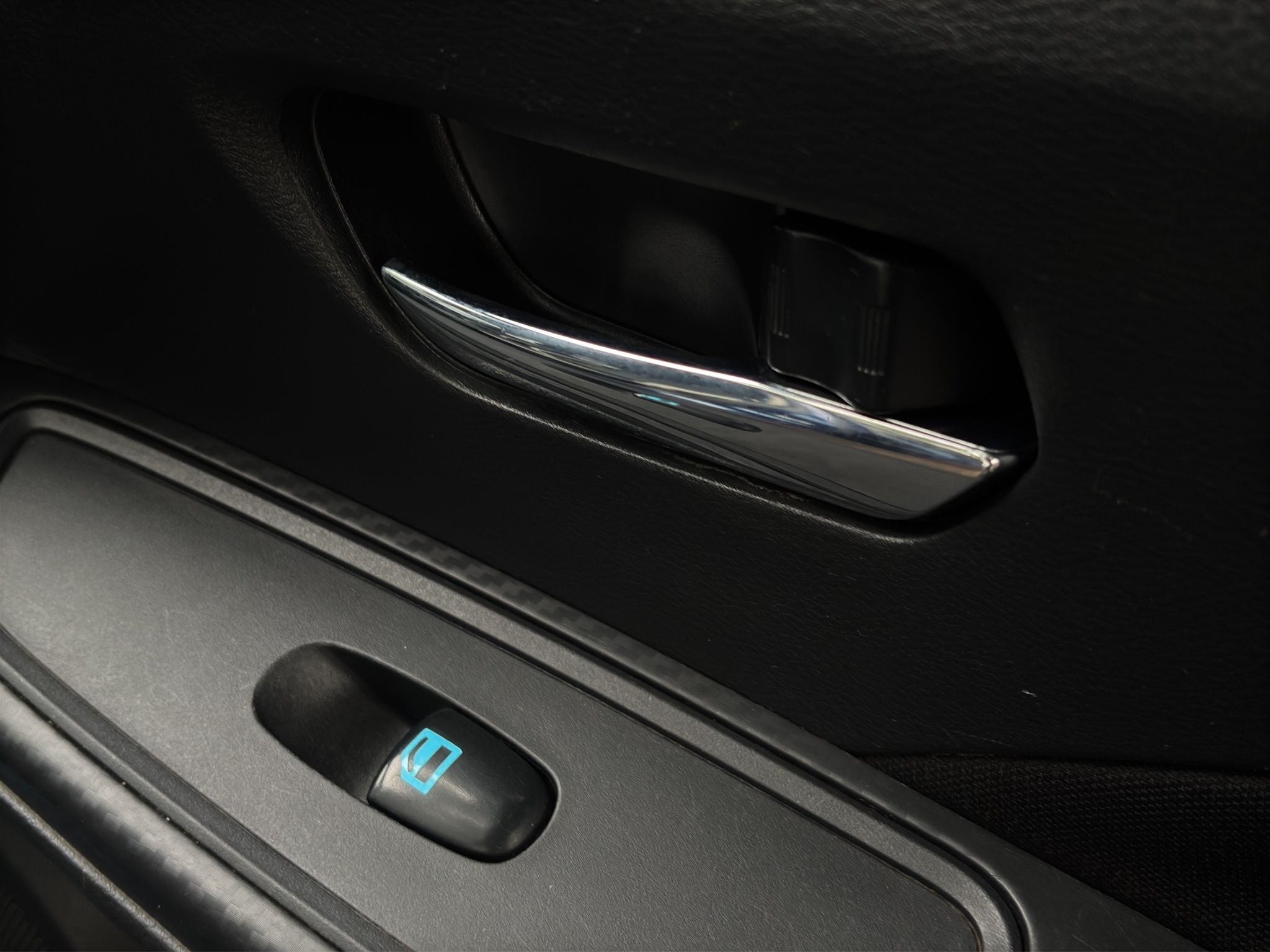 2021 Nissan VERSA 4 PTS ADVANCE AAC VE F NIEBLA RA-16CVT