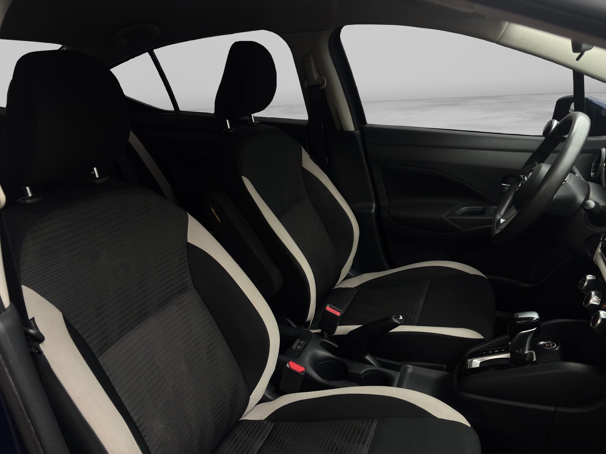 2021 Nissan VERSA 4 PTS ADVANCE AAC VE F NIEBLA RA-16CVT