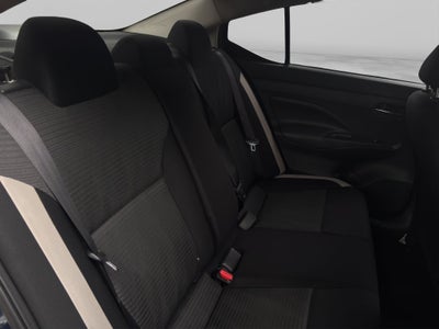 2021 Nissan VERSA 4 PTS ADVANCE AAC VE F NIEBLA RA-16CVT