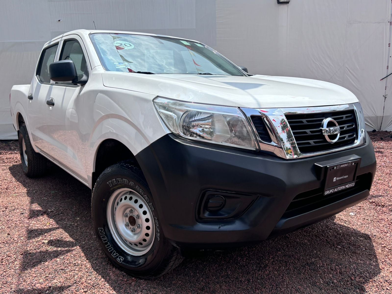 2020 Nissan NP300 FRONTIER 4 PTS DOBLE CABINA 25 TD TM6 F HALOGENO R-16 4X4