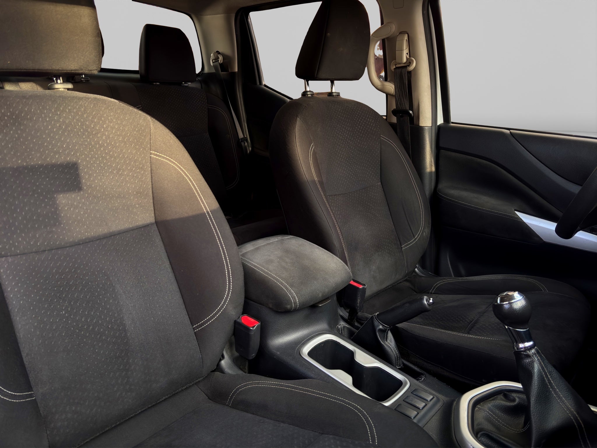 2020 Nissan NP300 FRONTIER 4 PTS XE L4 25L TM6 AAC VE R-16
