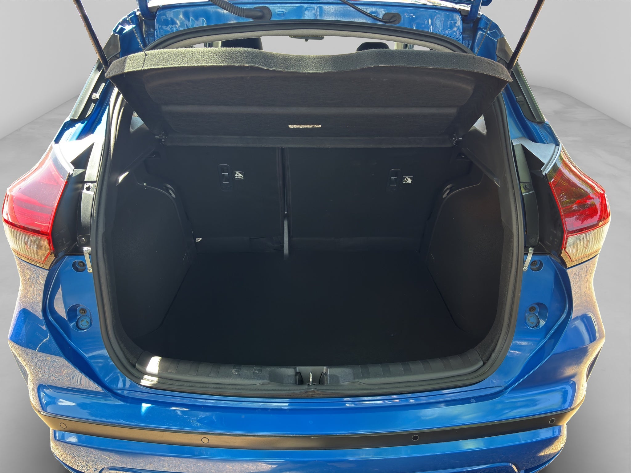 2023 Nissan KICKS 5 PTS ADVANCE 16L TA AAC VE RA-16