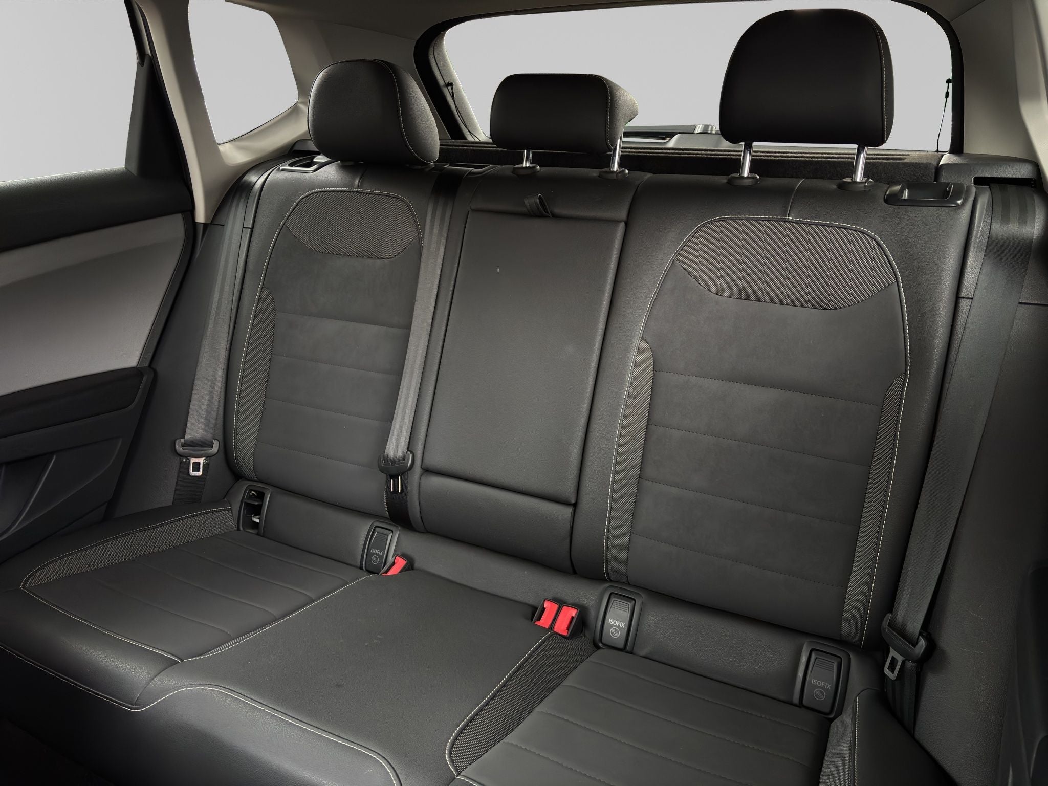 2023 Volkswagen TAOS 5 PTS COMFORTLINE 14L TA PIEL F LED RA-18
