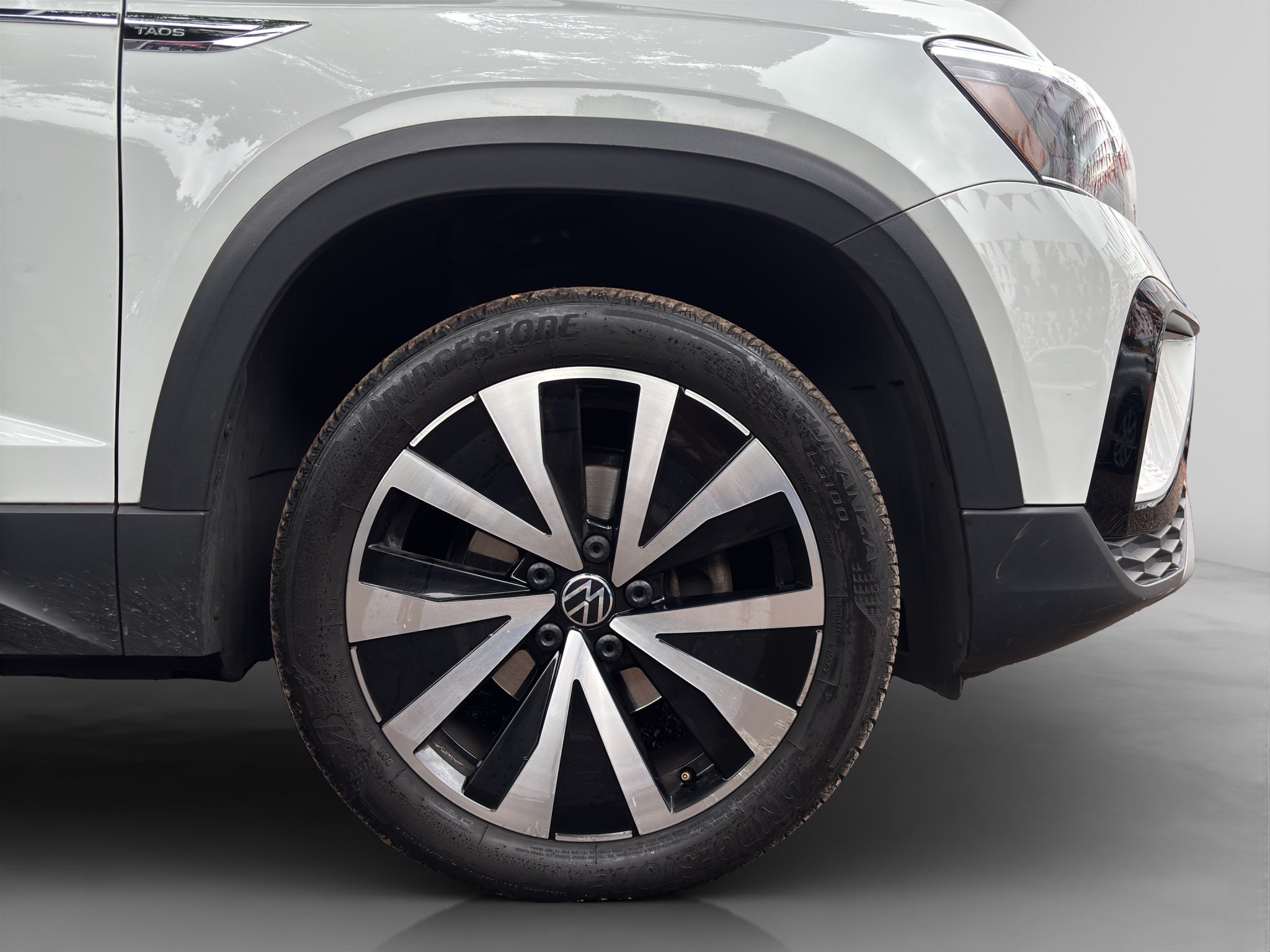 2023 Volkswagen TAOS 5 PTS COMFORTLINE 14L TA PIEL F LED RA-18