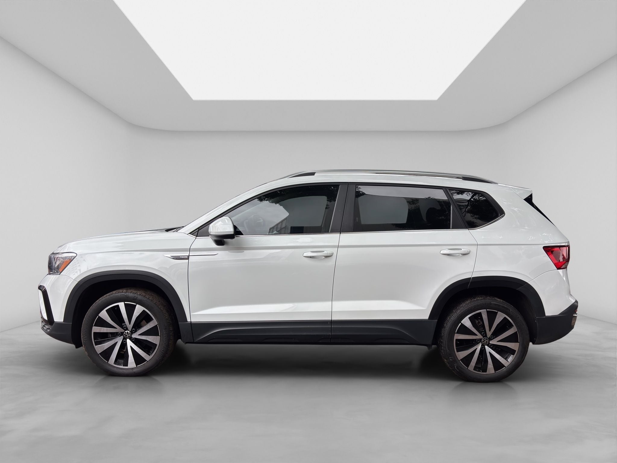 2023 Volkswagen TAOS 5 PTS COMFORTLINE 14L TA PIEL F LED RA-18