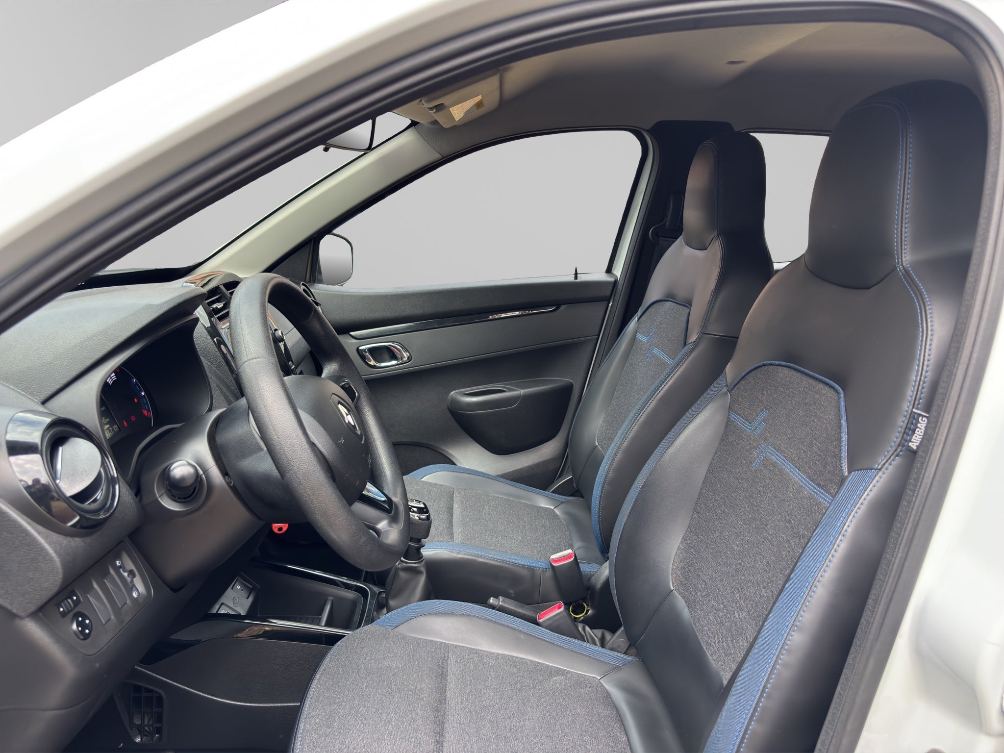 2025 RENAULT KWID 5P ICONIC L31.0 MAN
