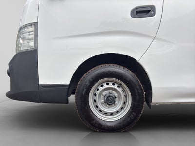 2022 Nissan URVAN 4 PTS AMPLIA TM5 AAC DESEM TRAS 15 PAS