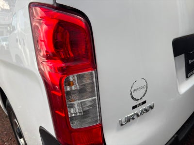 2022 Nissan URVAN 4 PTS AMPLIA TM5 AAC DESEM TRAS 15 PAS