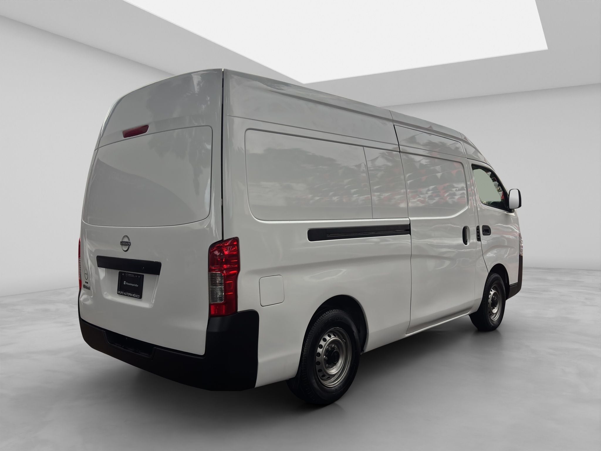 2023 Nissan URVAN 4 PTS AMPLIA TM5 AAC