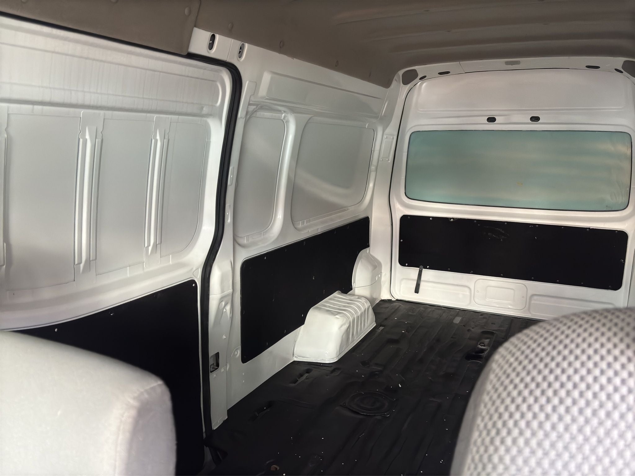2023 Nissan URVAN 4 PTS AMPLIA TM5 AAC