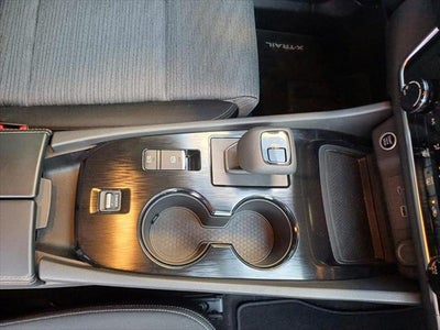 2023 Nissan X-TRAIL PLATINUM 2 FILAS