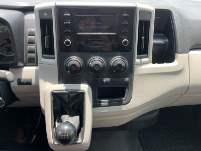 2023 Toyota HIACE 4 PTS DX SUPERLARGA TM5 CVENTANAS