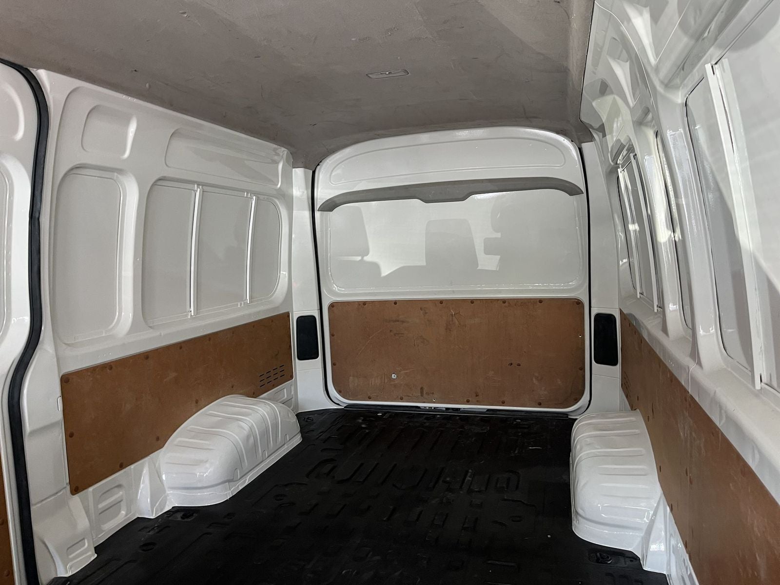 2023 Toyota HIACE 4 PTS DX SUPERLARGA TM5 CVENTANAS