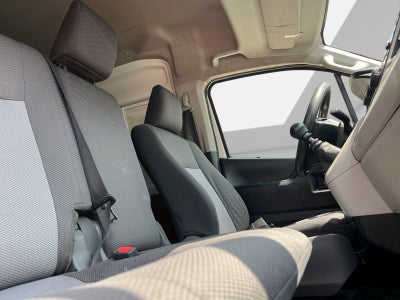 2023 Toyota HIACE 4 PTS DX SUPERLARGA TM5 CVENTANAS