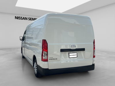 2023 Toyota HIACE 4 PTS DX SUPERLARGA TM5 CVENTANAS