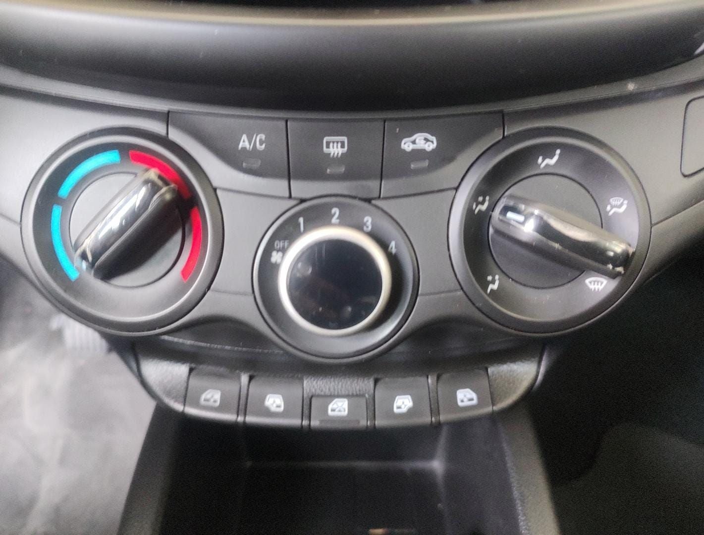 2020 Chevrolet AVEO 4 PTS LS TA AAC R-14