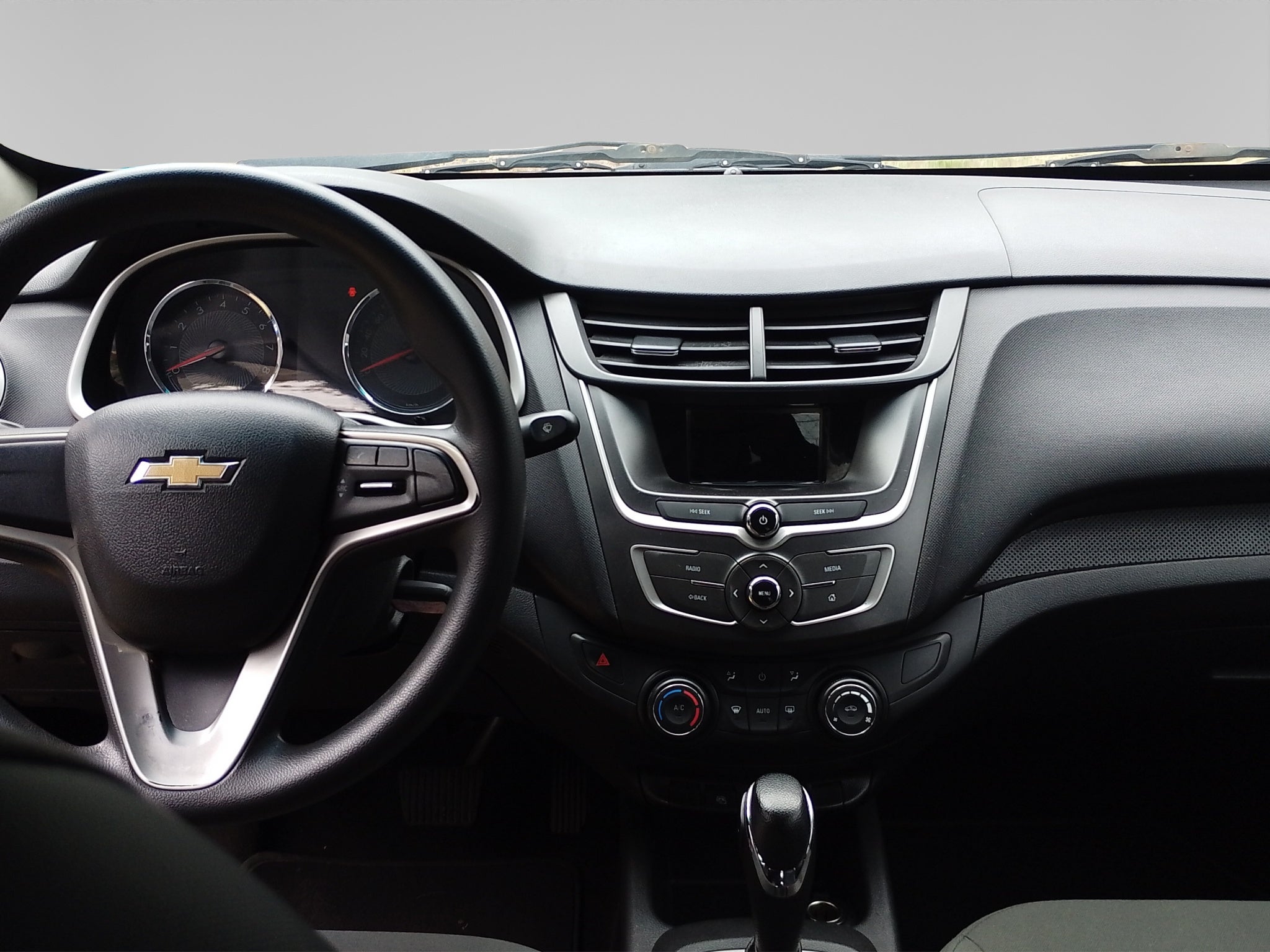 2018 Chevrolet AVEO 4 PTS LTZ TM5 AAC AUT QC F NIEBLA RA-15
