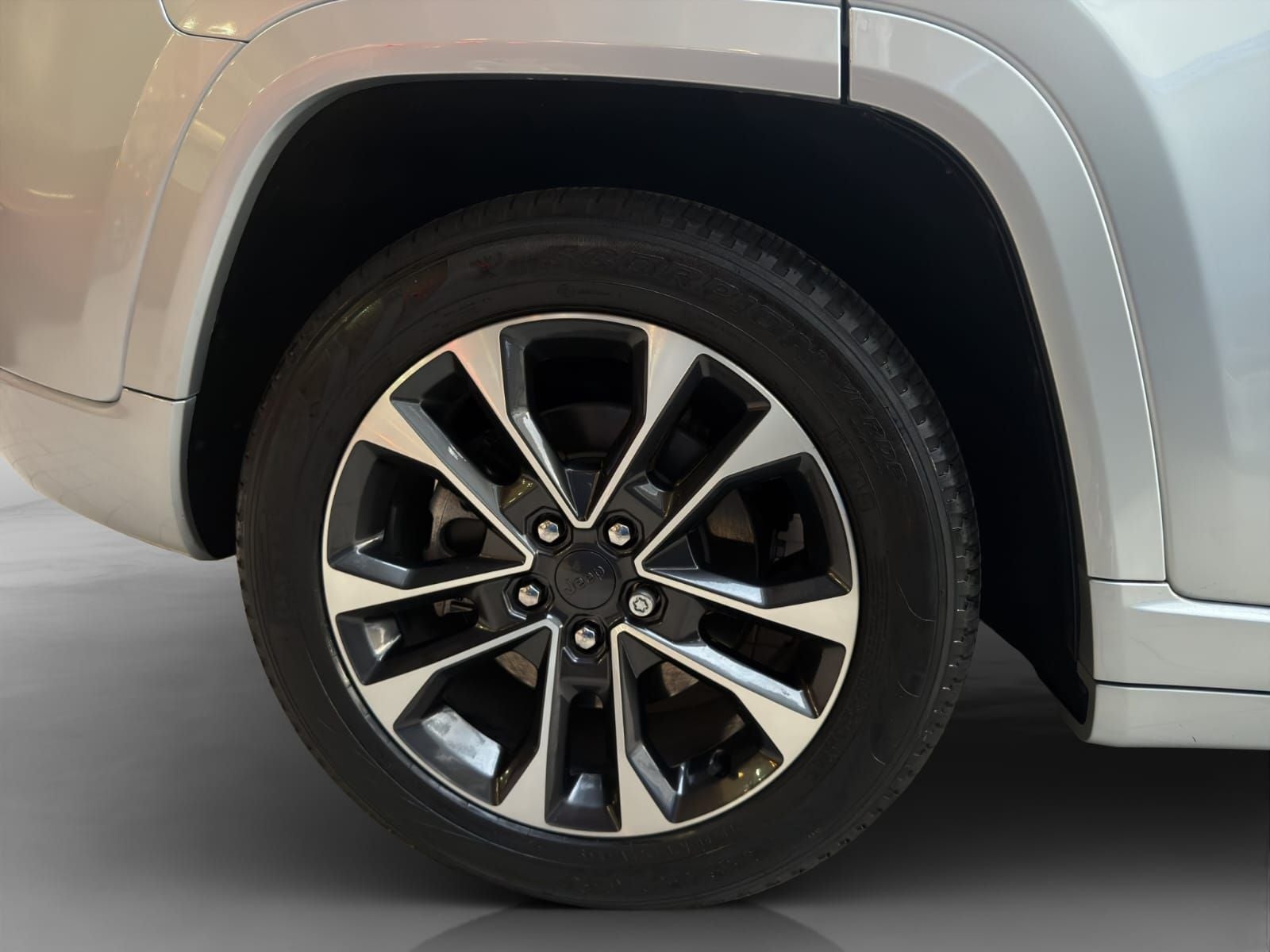 2023 Jeep GRAND CHEROKEE 5 PTS OVERLAND 57L TA PIEL QCP RA-20 4X4